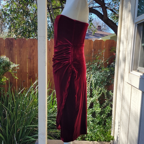 Lulu's Glamorous Celebrations Wine Red Velvet Strapless Tulip Dress NWOT - Picture 9 of 13